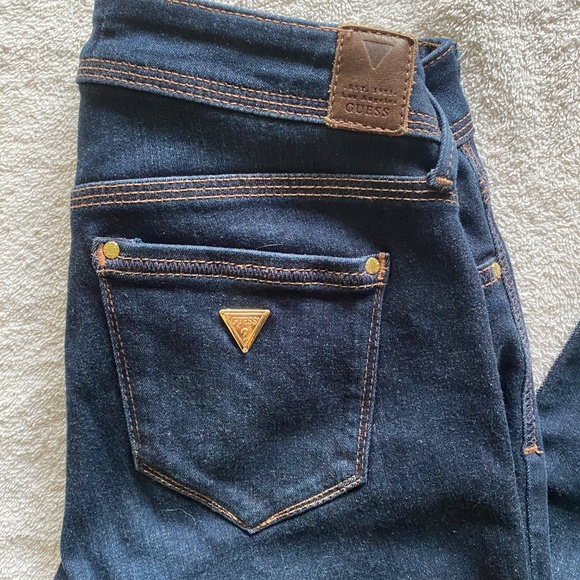 Guess Low Rise Dark Wash Skinny Jeans - Picture 3 of 7